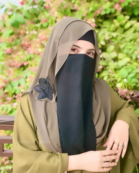 Noorika Noorani - Travel Blogger & Web Developer